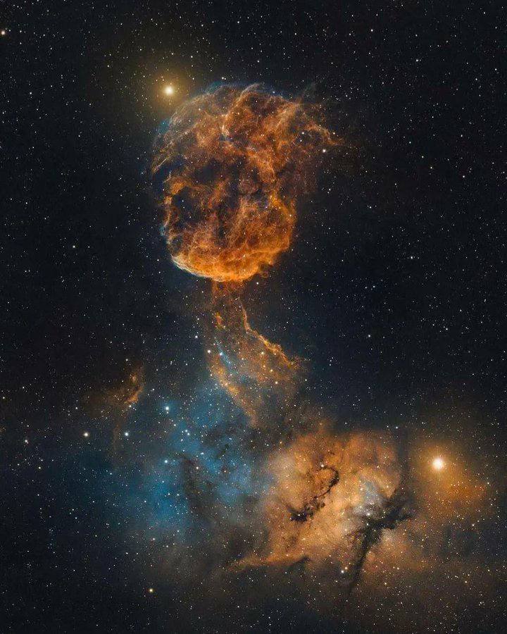 تصویری از سحابی (IC 443)؛ بقایای یک ابرنواختر در فاصله ۵۰۰۰ سال نوری در صورت فلکی جوزا 