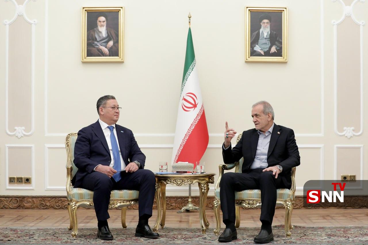 عکس/ دیدار وزیر خارجه قزاقستان با رئیس جمهور