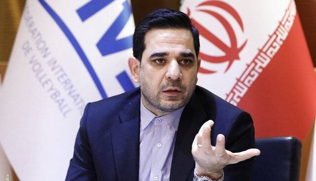 حرفهای تند رئیس فدراسیون والیبال: با من مشکل دارید چرا به والیبال ظلم می کنید