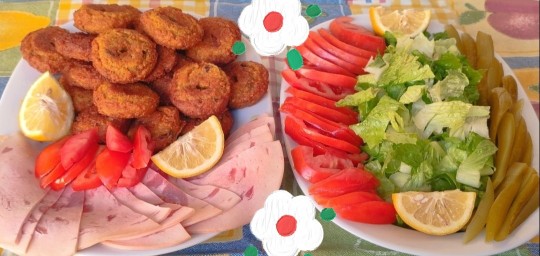 از شما/سلام اوقات خوش..فلافل خودم پزوخیار شور خونگی ناهاراول هفته😋