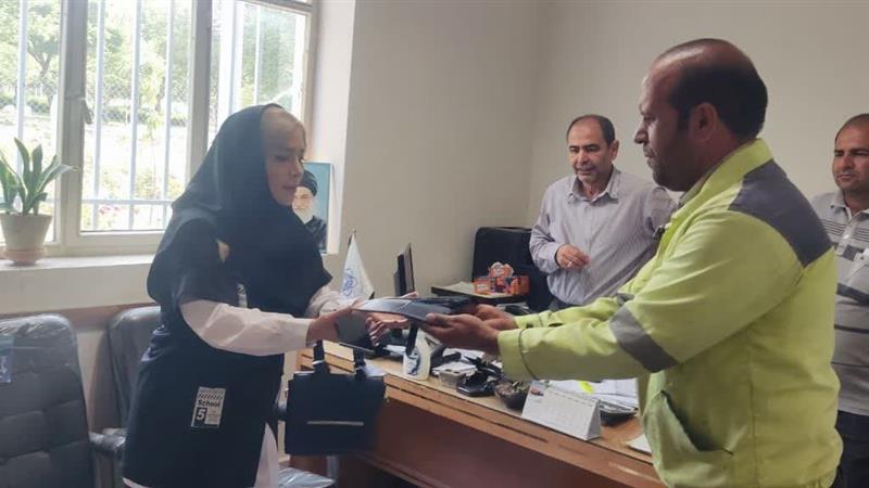 پاکبان زنجانی کیف حامل اقلام قیمتی را به صاحبش برگرداند