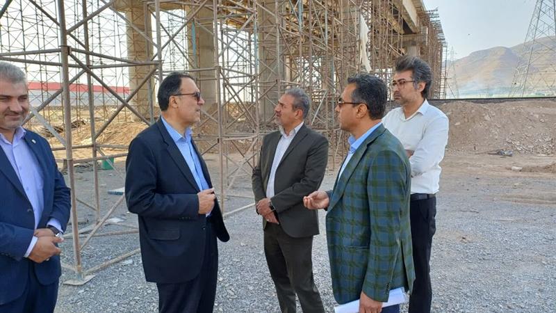 نماینده مجلس: بانکهای استان مرکزی در تامین نقدینگی با شهرکهای صنعتی همکاری نمیکنند