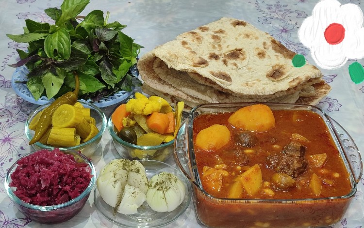 از شما/آبگوشت،انواع ترشی خونگی،نان تازه پخت خودم پز،ناهاراتون😋