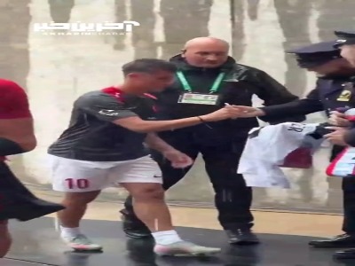 پلیس‌های آمریکایی از گولر عکس و امضا گرفتند!