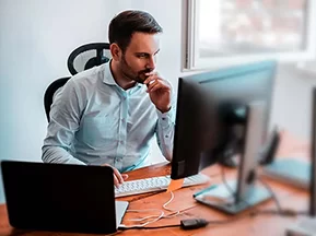 نکات مهم درباره‌ مشکلات نشستن و استفاده از وسایل الکترونیکی