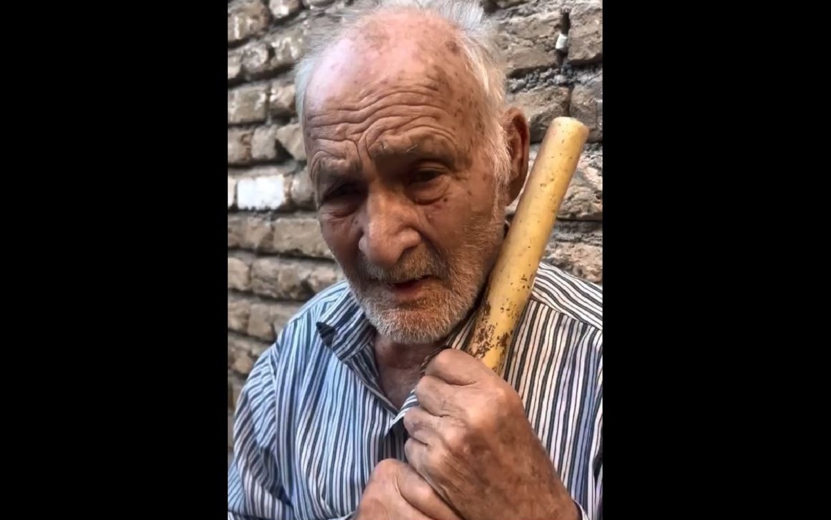 پدربزرگ ۹۰ ساله نیشابوری با حافظه‌ای استثنایی