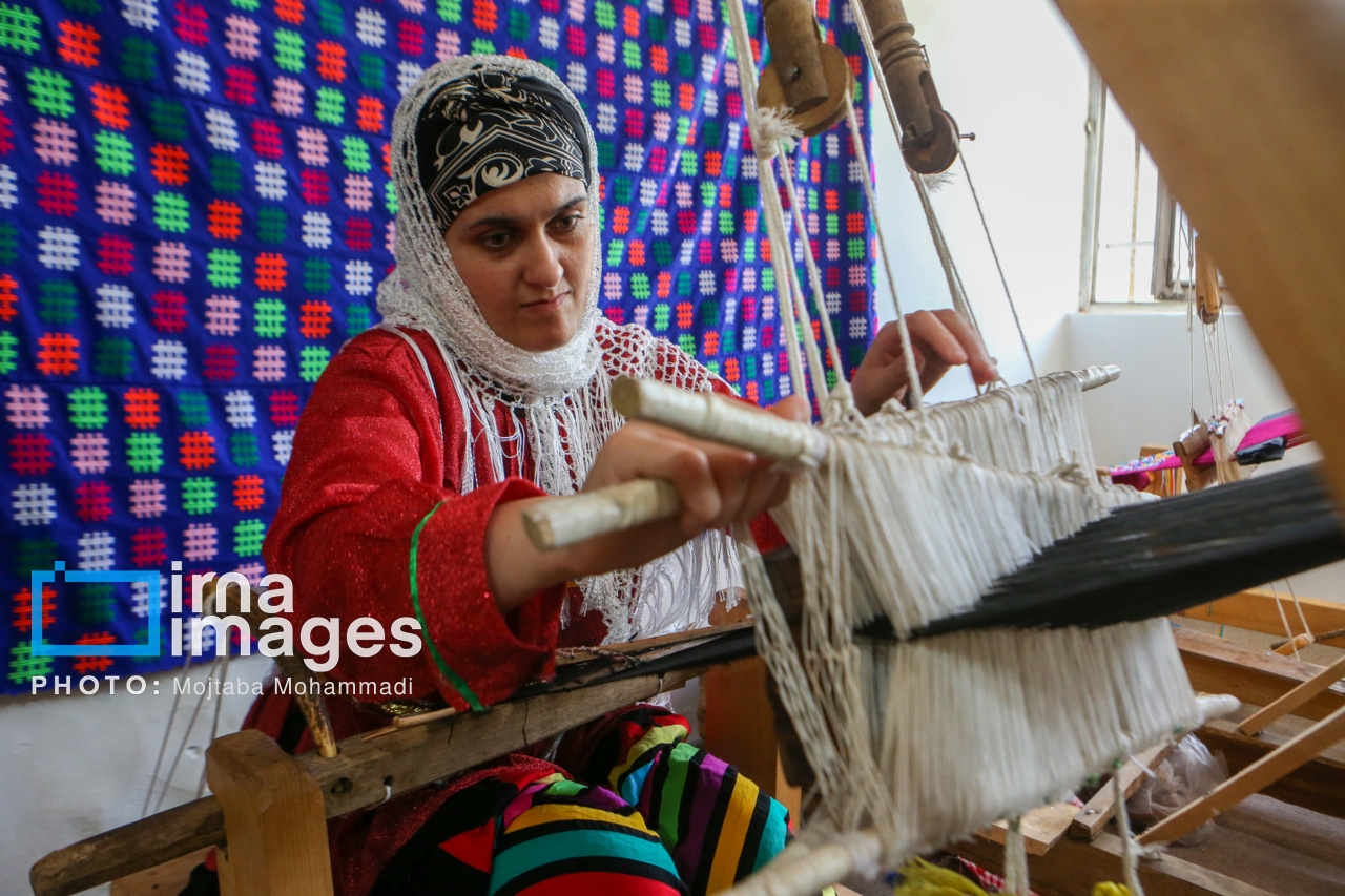 قاسمآباد، «روستای جهانی چادرشب بافی»