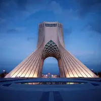برج آزادی یک درب مخفی دارد؟