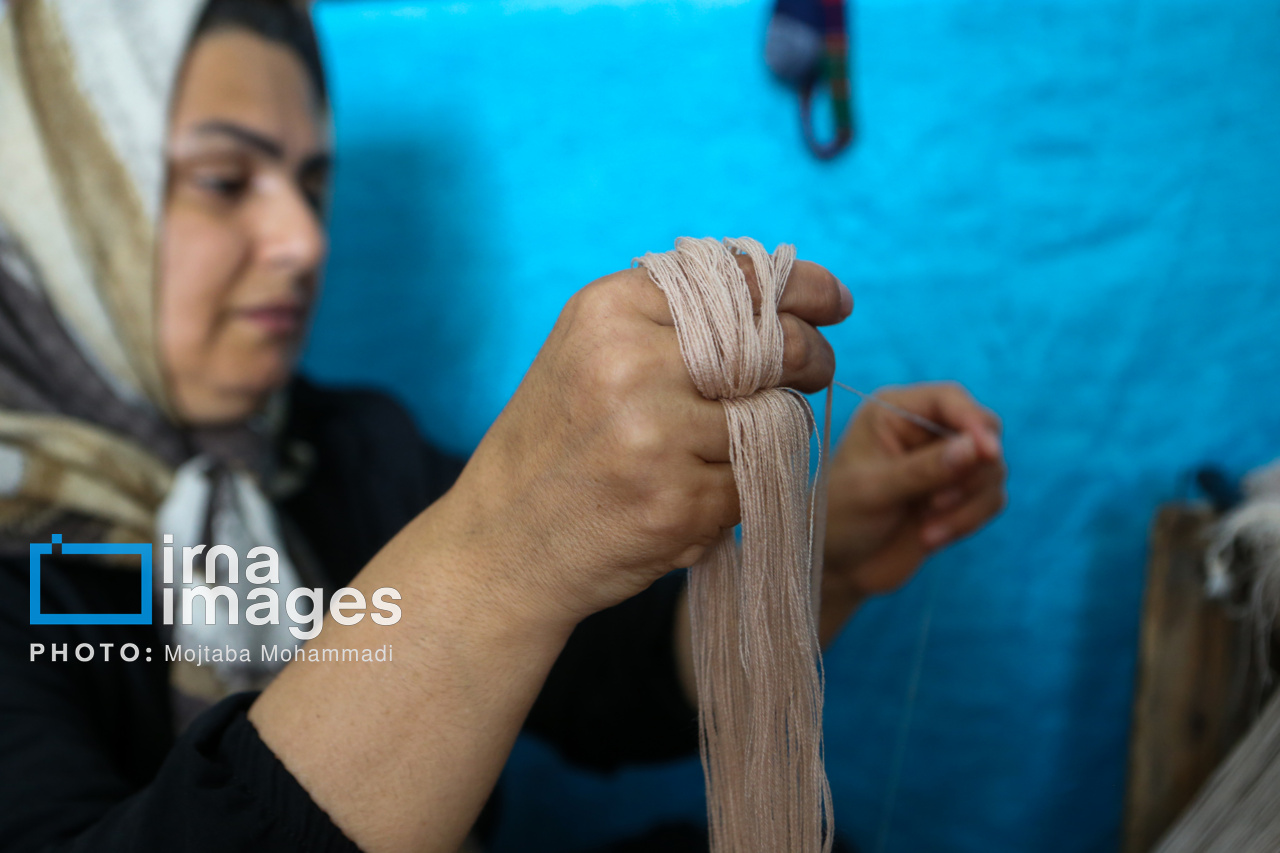 قاسمآباد، «روستای جهانی چادرشب بافی»