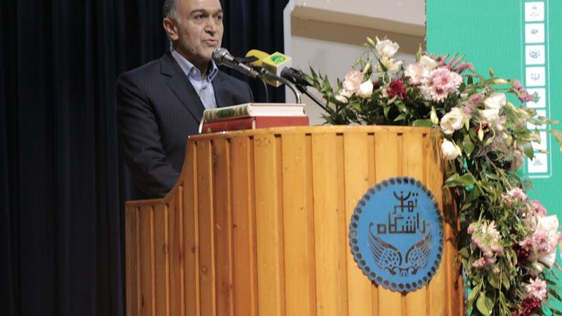 دانشگاه ها می توانند یاری گر بخش خصوصی در حل مشکلات باشند