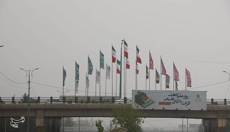 کرمان در محاصره ریزگردها؛ کاهش کیفیت هوا و دید افقی