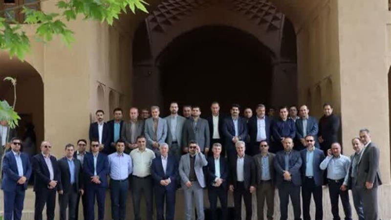 شهرداران گیلان از طرح‌های شهری در استان یزد دیدن کردند
