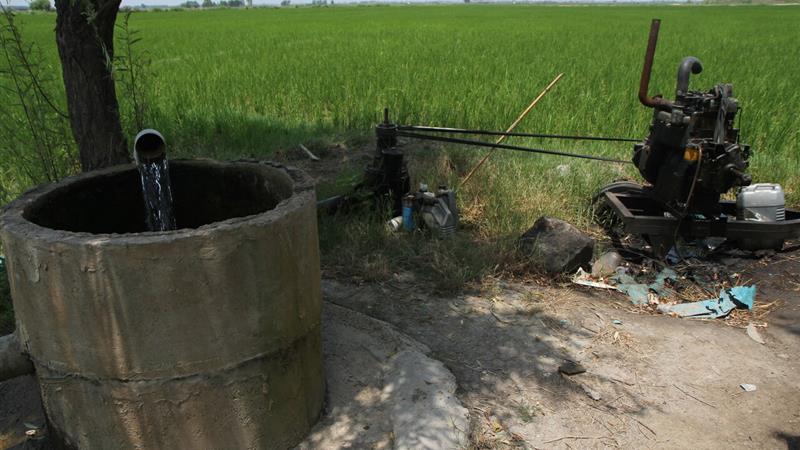پنج چاه غیرمجاز در روستای شیرین آباد فراهان مسدود شد