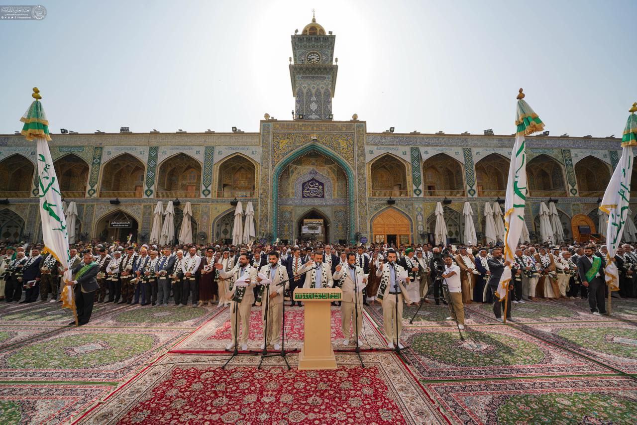 عکس/ آیین باشکوه اهتزاز پرچم غدیر در حرم مطهر علوی