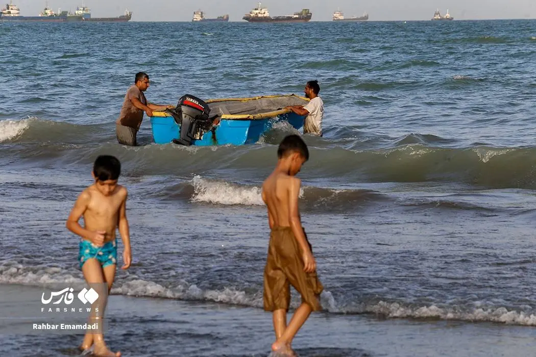 شنا در سواحل خلیج فارس