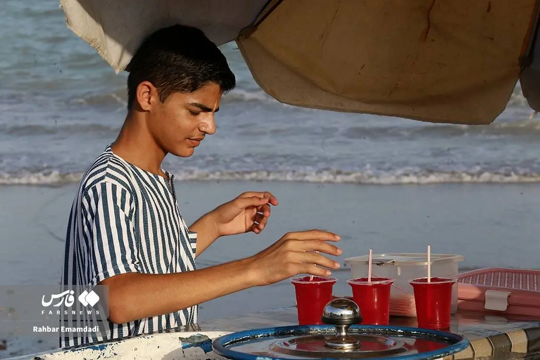 شنا در سواحل خلیج فارس