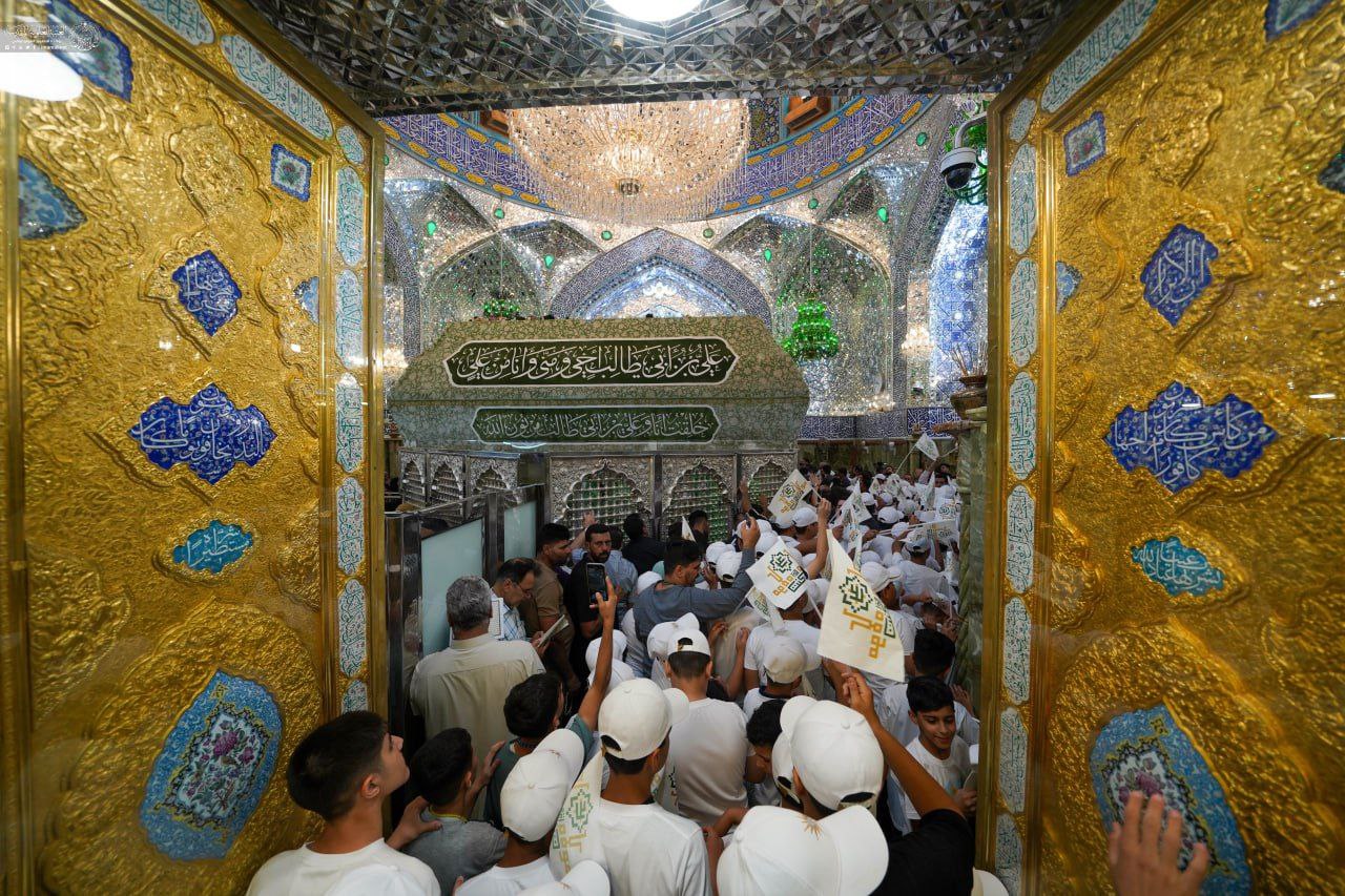 عکس/ تجدید بیعت هزار کودک یتیم با پدر یتیمان عالم در آستانه غدیر