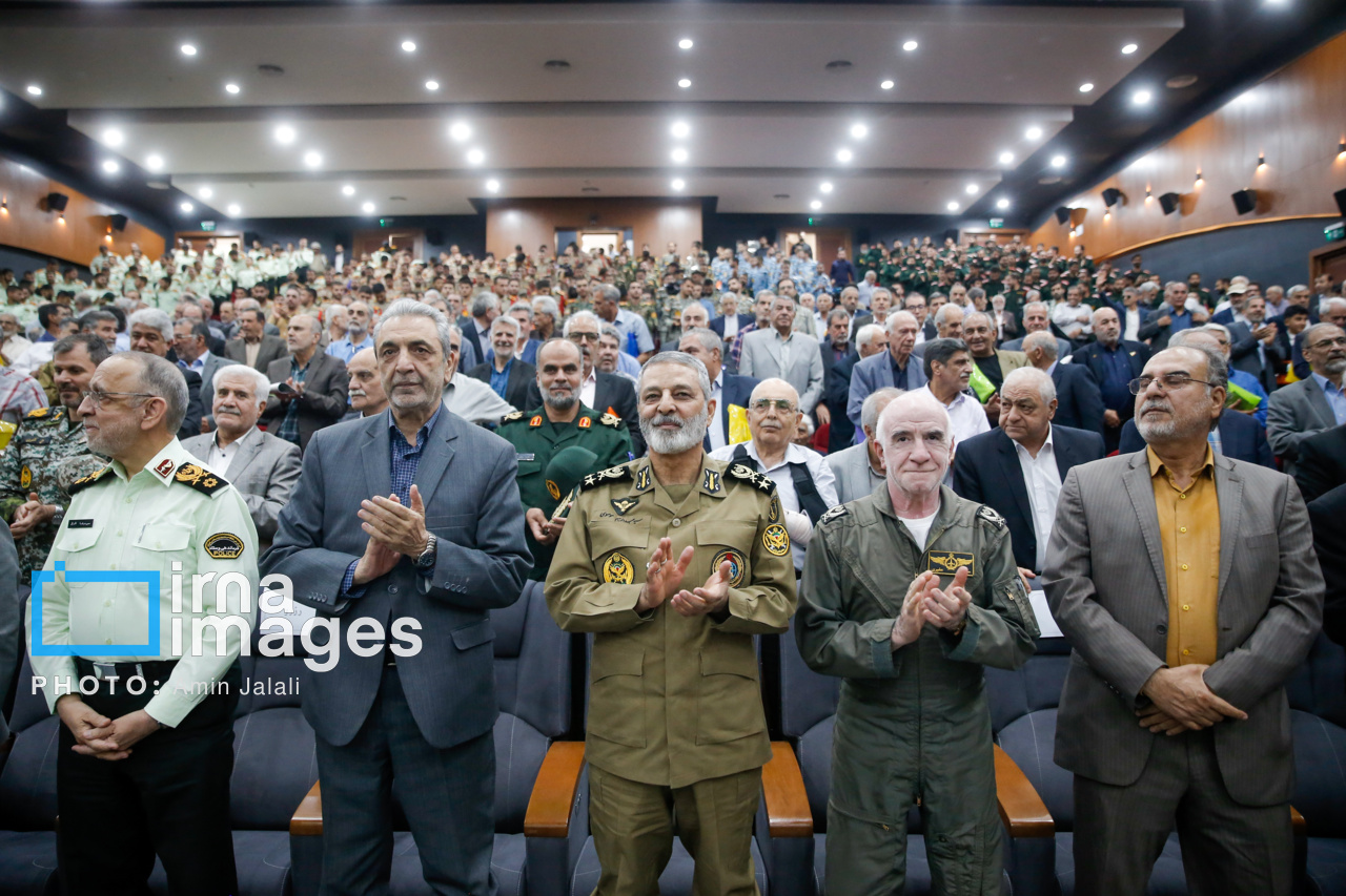 حضور فرمانده کل ارتش در همایش «سرزمین مجاهدت‌های خاموش»