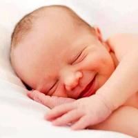 لبخند نوزادان، آگاهانه است یا غریزی؟  