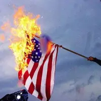 آتش زدن «پرچم آمریکا» در آمریکا!