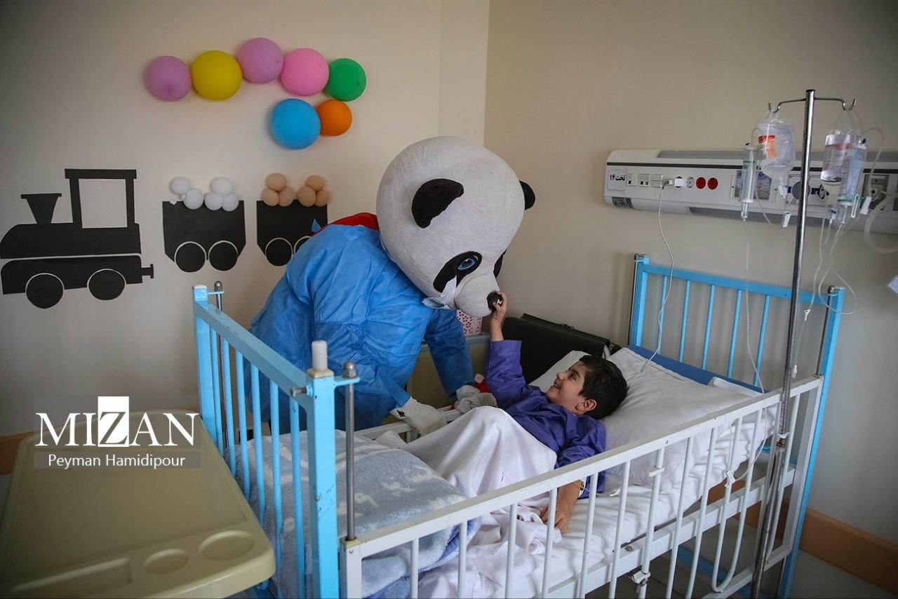 عکس/ پزشکان و متخصصان پای کار جراحی رایگان کودکان با ناهنجاری‌های مادرزادی