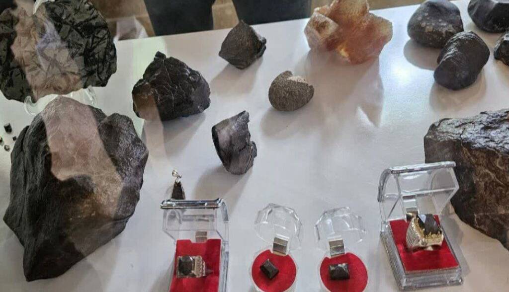 درخشش گوهرسنگ‌ها و شهاب‌سنگ‌ها در زرند؛ دستاوردهای ملی و مزیت‌های متنوع