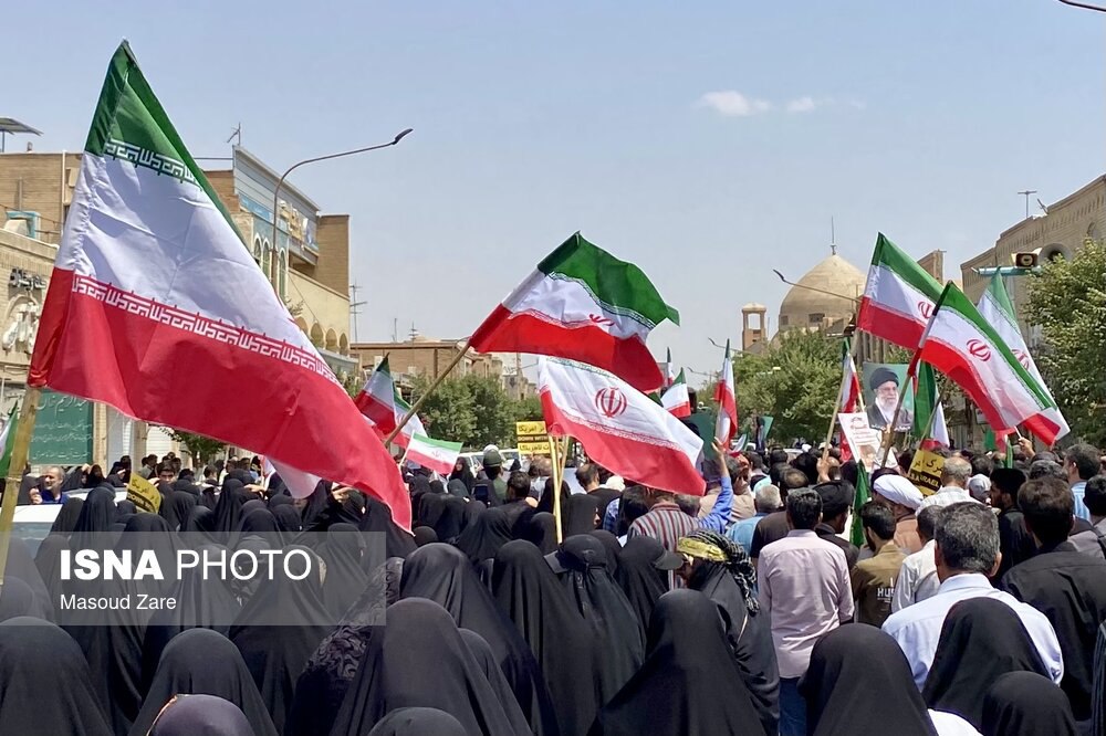 عکس/ راهپیمایی مردمی علیه تهاجم رژیم صهیونیستی به ایران در یزد