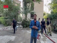 گزارشی از مقابل منزل شهید مینوچهر که صبح امروز‌ به شهادت رسید