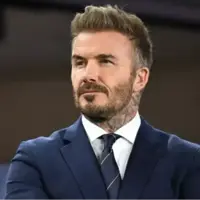 نشان شوالیه بر سینه ستاره یونایتد؛ سِر دیوید بکام!