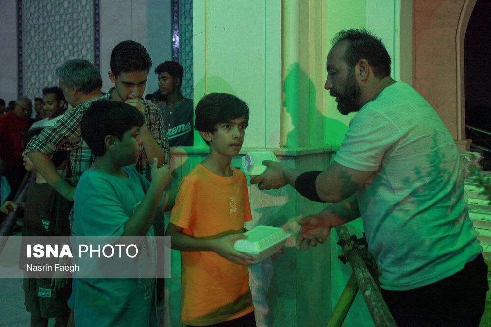 پویش اطعام غدیر در جزیره کیش