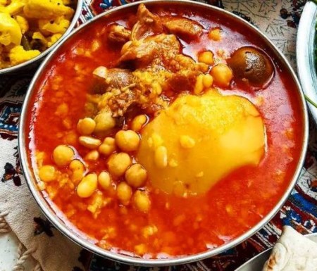 یک دنیا اصالت و مزه را با آبگوشت تجربه کنید
