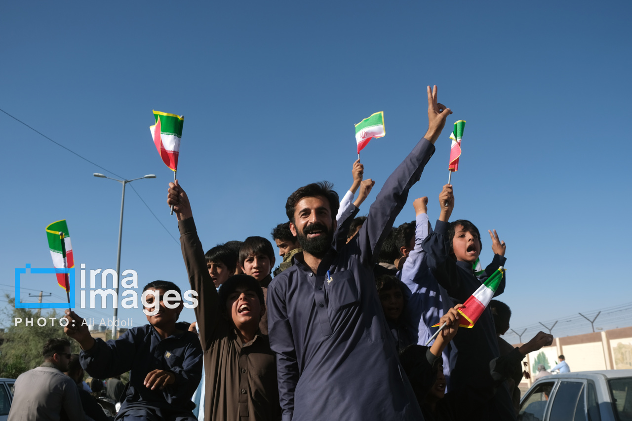  تظاهرات مردم زاهدان در حمایت از نیروهای مسلح