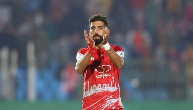 مدافع سابق پرسپولیس: خدا کند وطن‌ فروش نباشم