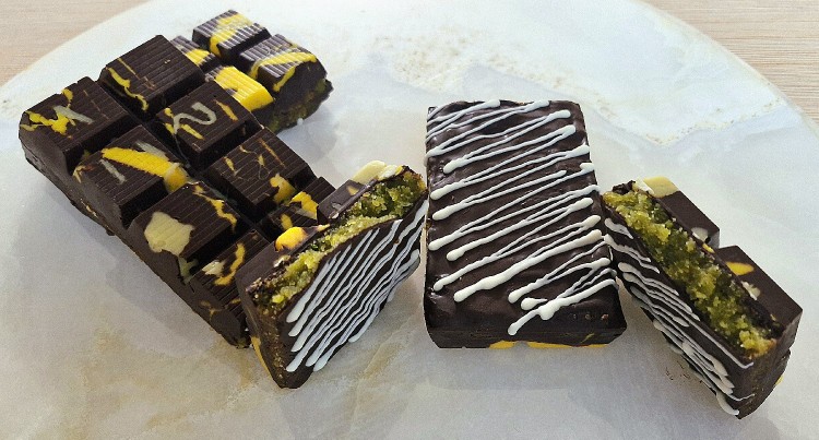 از شما/🍫شکلات زنجان😁 (دبی😡🤨)