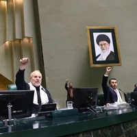 عکس/ شعار مرگ بر اسرائیل در صحن مجلس