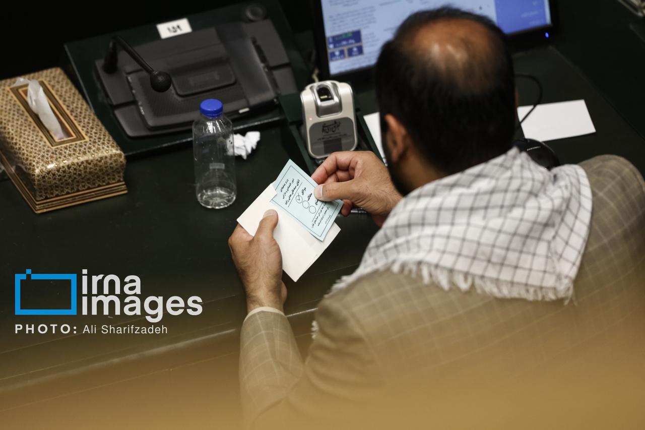 عکس/ جلسه رای اعتماد وزیر امور اقتصادی و دارایی