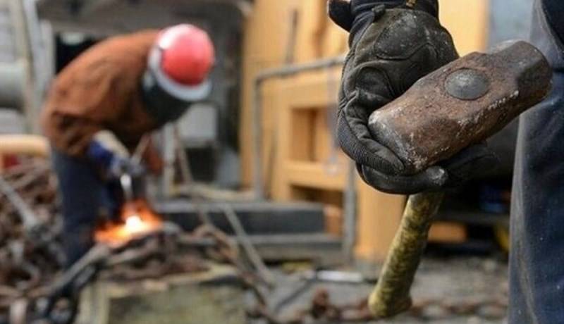 کارگران پای کار ایران هستند