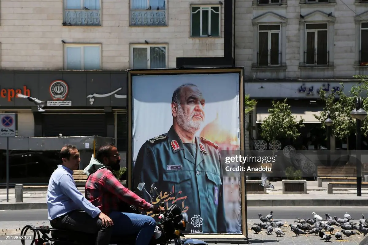 عکس/ تصاویر فرماندهان شهید سپاه در میادین اصلی شهر تهران