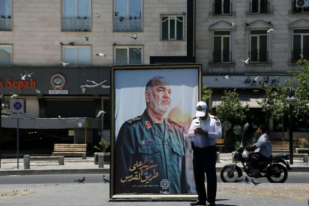عکس/ تصاویر فرماندهان شهید سپاه در میادین اصلی شهر تهران
