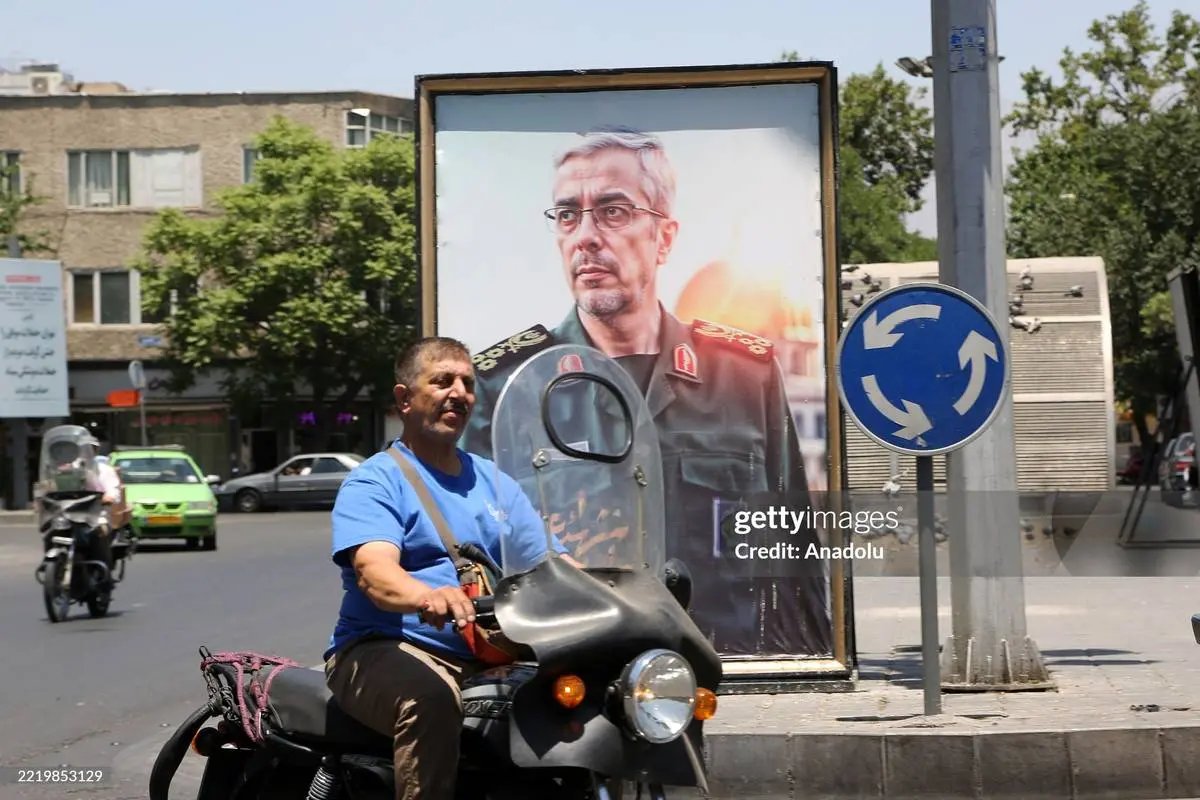 عکس/ تصاویر فرماندهان شهید سپاه در میادین اصلی شهر تهران