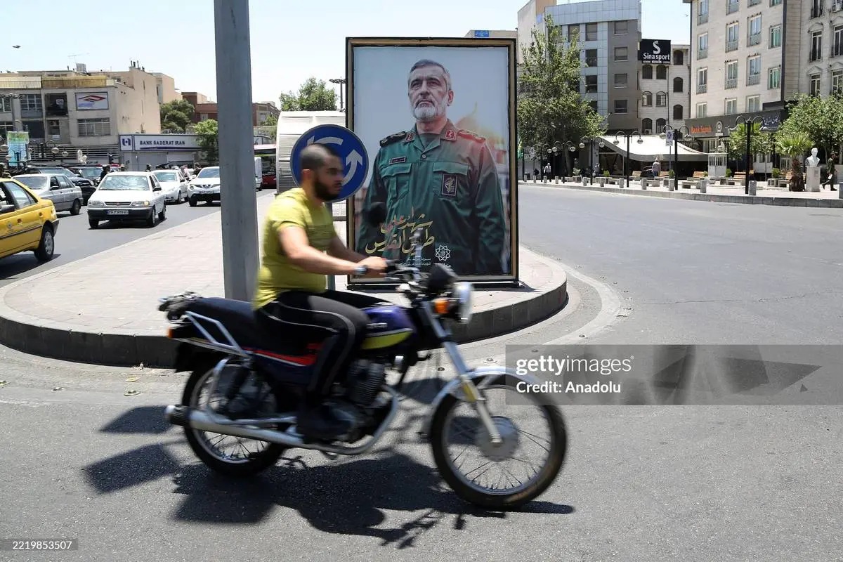 عکس/ تصاویر فرماندهان شهید سپاه در میادین اصلی شهر تهران