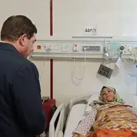 عکس/ عیادت مخبر از مجروحان حملات تروریستی اسرائیل