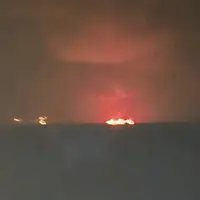 تصویر منتسب به خبرها درباره آتش‌گرفتن سه کشتی در نزدیکی تنگه هرمز