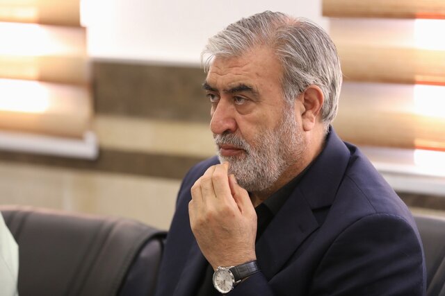 عزیزی: ارسال فیلم و تصویر به شبکه‌های معاند اقدام علیه امنیت ملی است