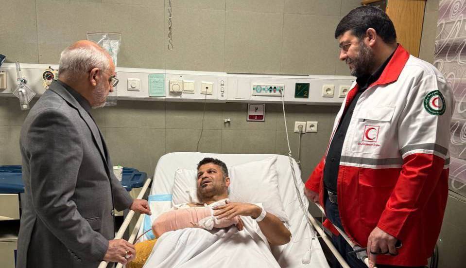عیادت رئیس دفتر رئیس‌جمهور از مصدومان حمله رژیم صهیونى به صداوسیما