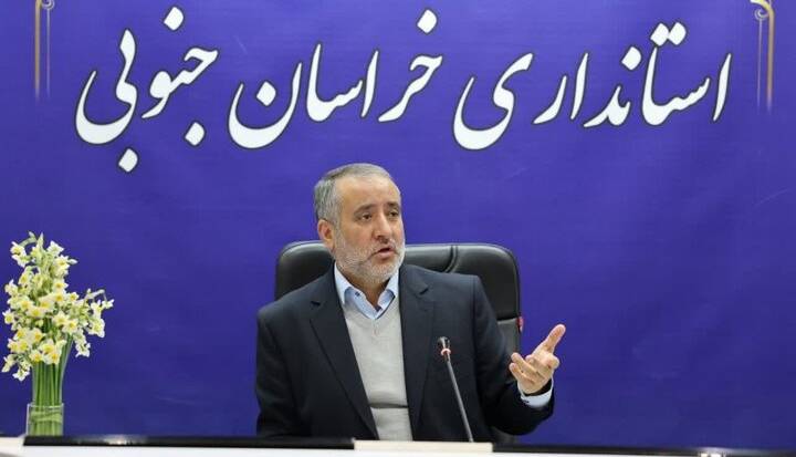 انتقاد استاندار از عملکرد نامطلوب 10 دستگاه اجرایی در حوزه اقامه نماز