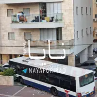 عکس/ برخورد اتوبوس اسرائیلی به ساختمان همزمان با به صدا درآمدن آژیر