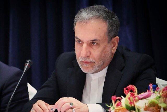 عراقچی در تماس با وزیر امور خارجه پاکستان: جامعه بینالملل سازمان ملل را متوجه پاسخگو کردن متجاوز بنماید