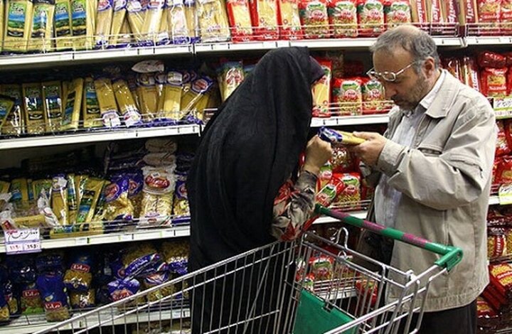 کالاهای اساسی به اندازه کافی در مازندران وجود دارد