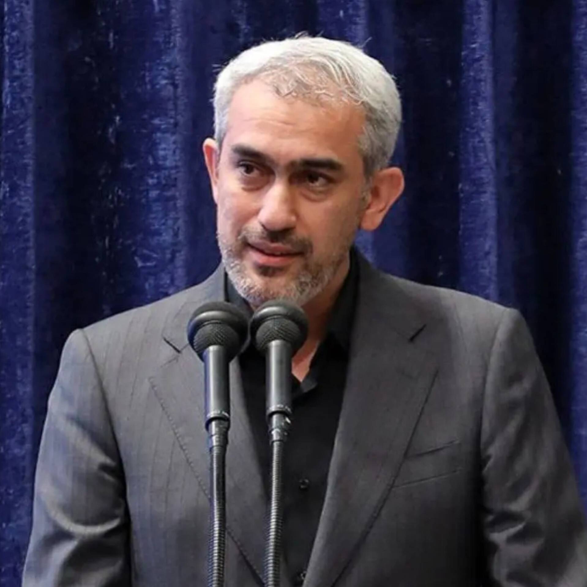 وزیر اقتصاد جنگ‌زده
